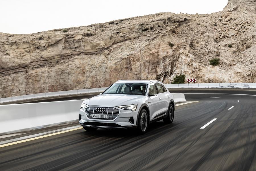  Audi e-tron 55 Quattro 2019 года  (WW) (фото 268 из 452)